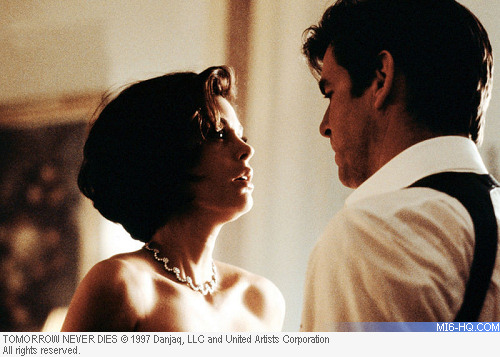 Pierce Brosnan and Teri Hatcher in Tomorrow Never Dies